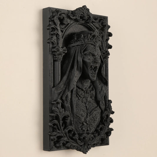 Carved Screaming Queen Figure Wall Ornament โ close-up detail