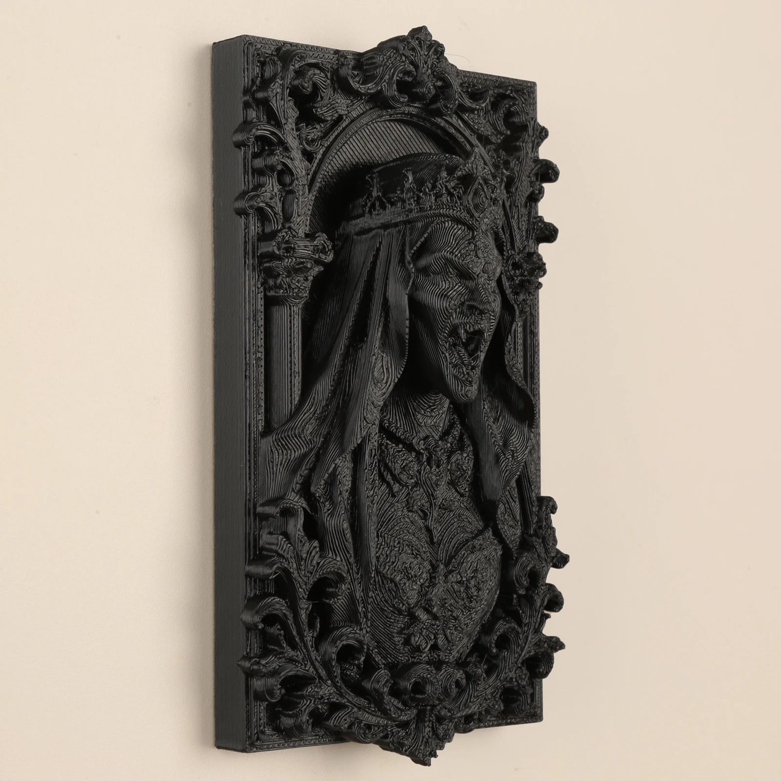 Carved Screaming Queen Figure Wall Ornament – close-up detail