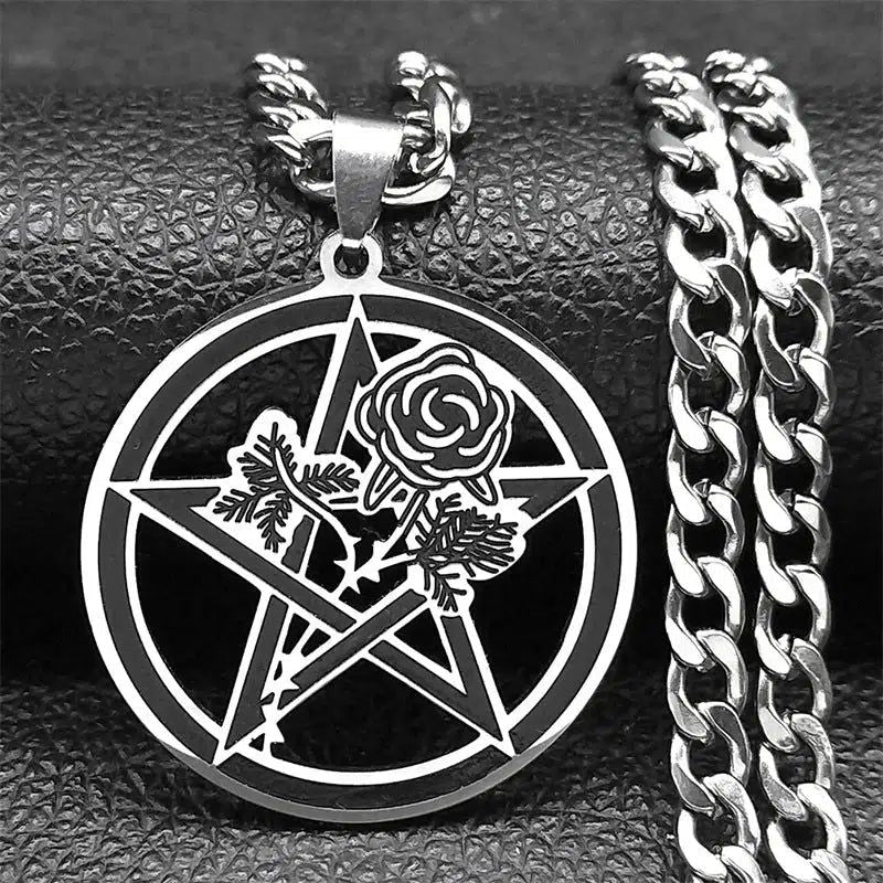Goth Black Rose Pentacle Necklace: Elegant 50cm stainless steel Pagan jewelry with intricate rose design.