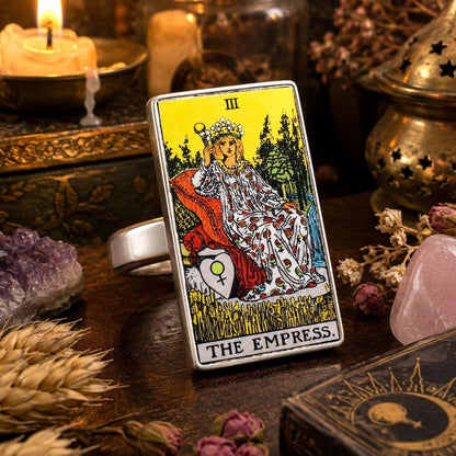 The Empress tarot card ring in stainless steel with dried wheat, rose quartz and a brass censer