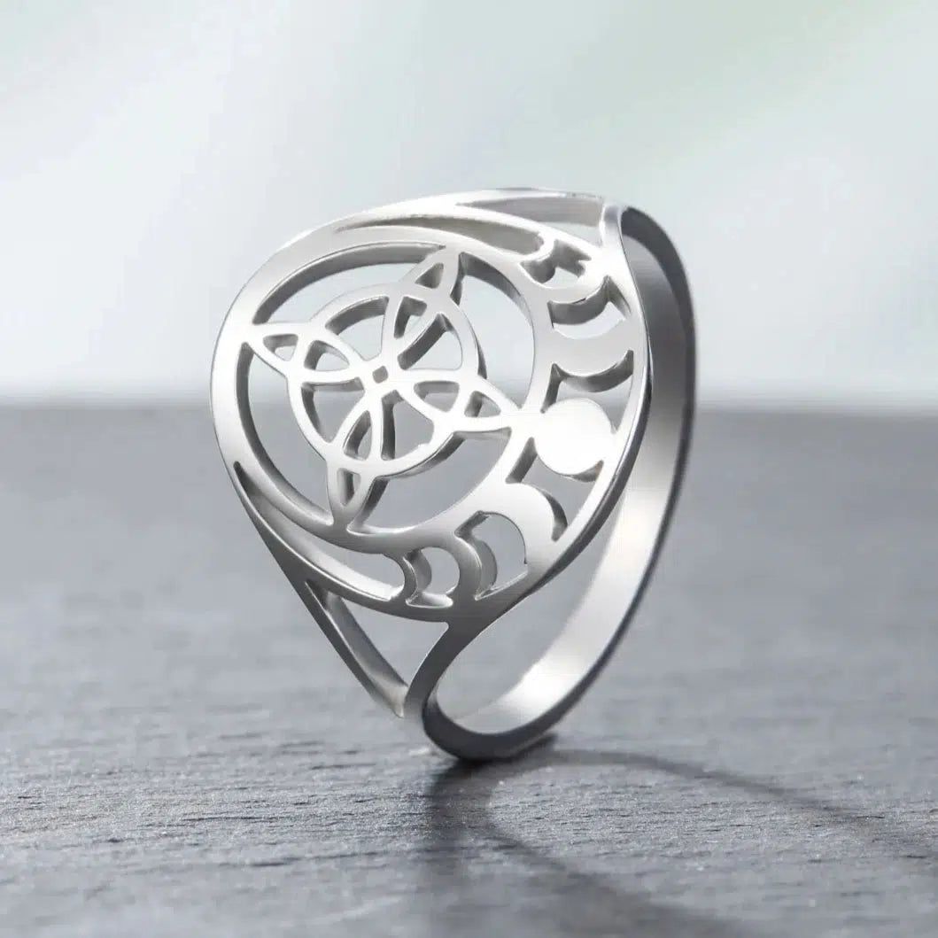 Witch Knot and Moon Phases Ring Witchcraft Celtics Knot Ring Wiccan Amulet Jewelry-MoonChildWorld