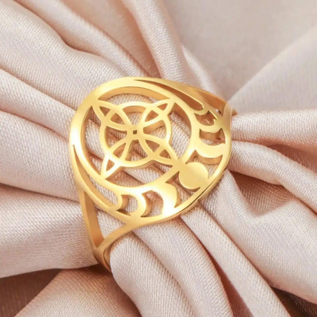 Witch Knot and Moon Phases Ring Witchcraft Celtics Knot Ring Wiccan Amulet Jewelry-MoonChildWorld