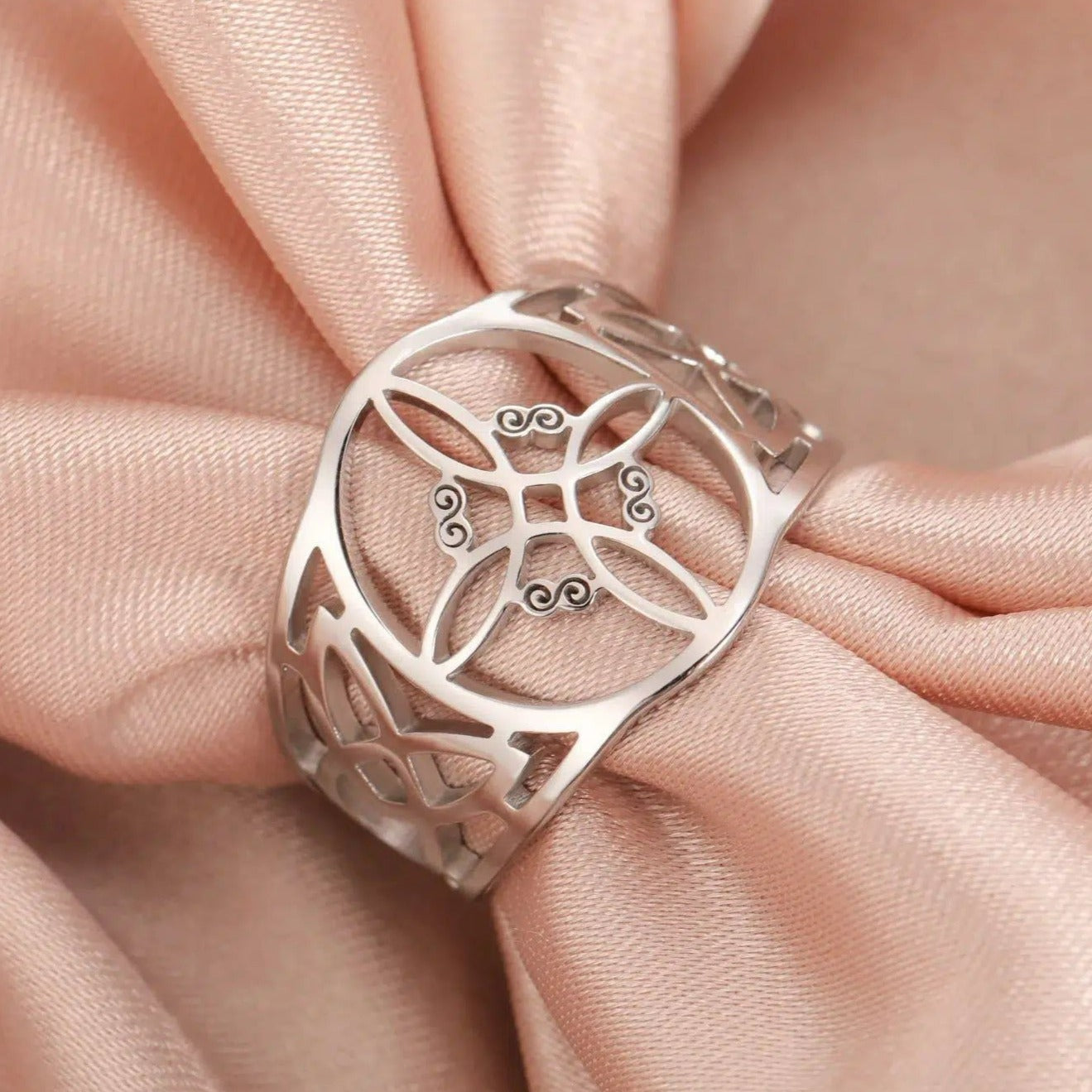 Witch Knot Ring Celtic Pagan Ring Protection Jewelry-MoonChildWorld