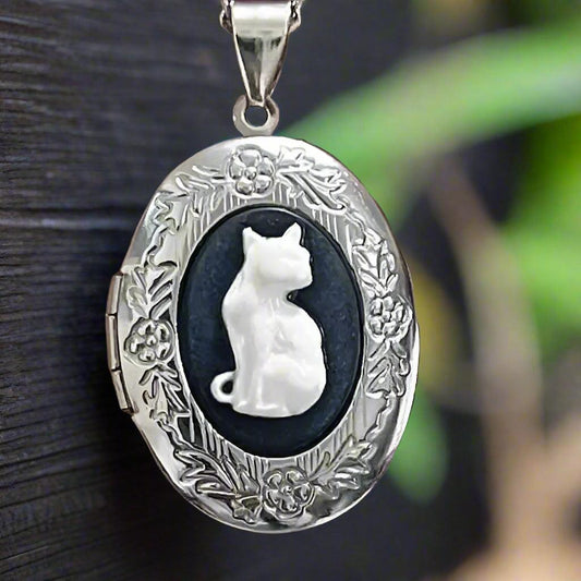 Gothic Cat Necklace - Halloween Witchy Cat Goth Jewelry