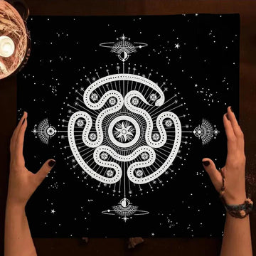 Hecate Goddess Tarot Cards Tablecloth Witch Altar Cloth Wicca Divination Cloth Pendulum Ritual Mat-MoonChildWorld