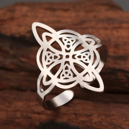 Trinity Knot Triquetra Celtics Ring-MoonChildWorld
