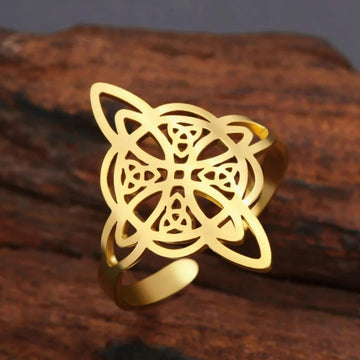 Trinity Knot Triquetra Celtics Ring-MoonChildWorld