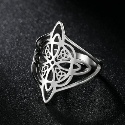 Trinity Knot Triquetra Celtics Ring-MoonChildWorld